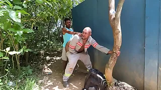 Neg&atilde;o saiu da obra pra dar o cuz&atilde;o pro guardador de carros wind up parque &period;